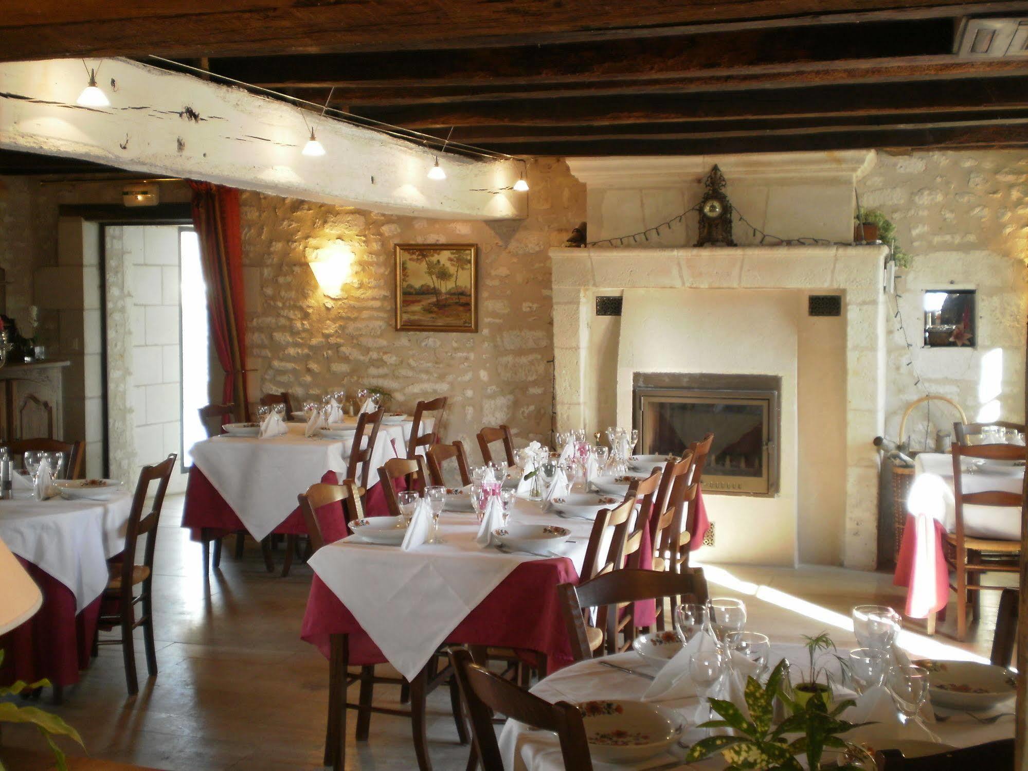 Le Pigeonnier Du Perron Hotel Availles-en-Chatellerault Екстер'єр фото